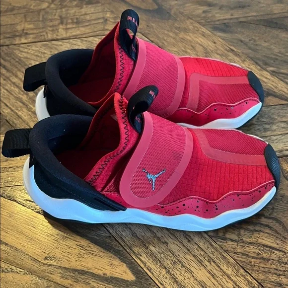 Jordan Kids 23/7 Red/Black Slip-On Sneakers with White Sole, Jumpman, Size 13C - Picture 3 of 8